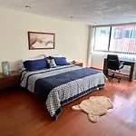 Amplio Departamento En La Napoles, Cerca Del Wtc Y Estadio Azul